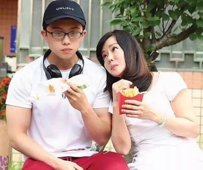 Mỹ nhân từng hả hê bắt nạt Lam Khiết Anh, con 12 tuổi mới cho cai sữa, gián tiếp &#34;hại&#34; cuộc đời quý tử - 12