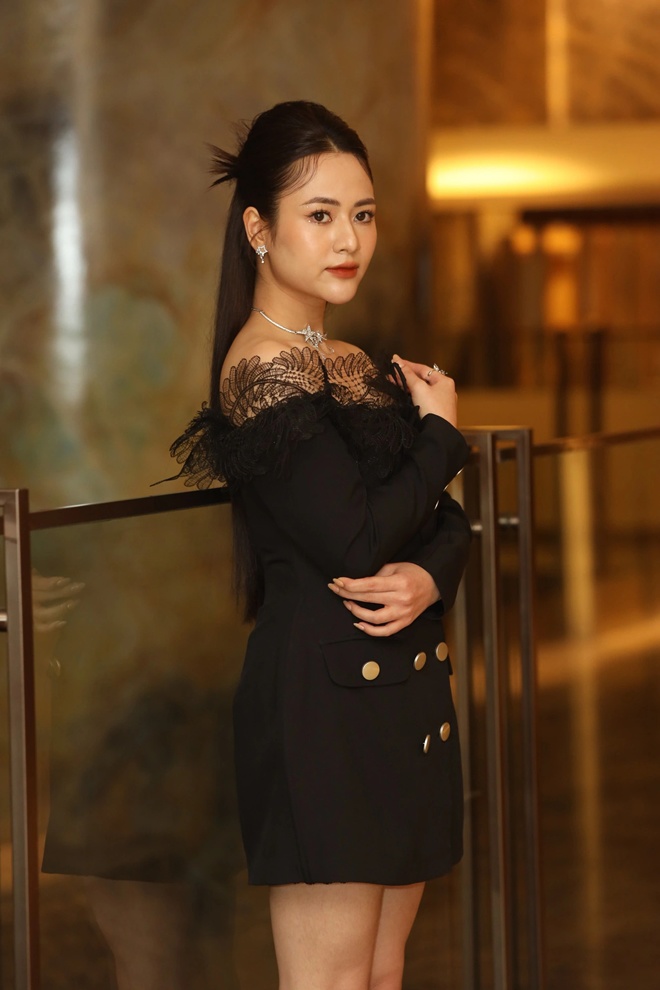 Bạn trai 7 năm cổ vũ &#34;em gái&#34; Phương Oanh hôn thật hơn, không ngại khi &#34;lép vế&#34; người yêu - 1