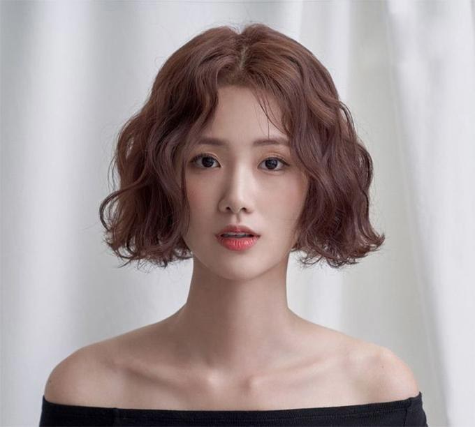 Đây là kiểu tóc &#34;đặc sản&#34; mùa Hè, phụ nữ ngoài 30 ai cắt cũng trẻ ra chục tuổi - 9