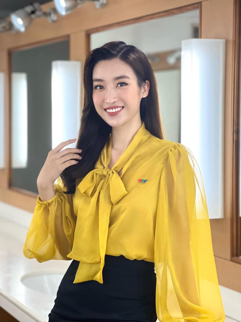 Vừa được khen xinh, Đỗ Mỹ Linh khó chịu ra mặt vì nhận hậu quả nhan sắc nặng nề - 4
