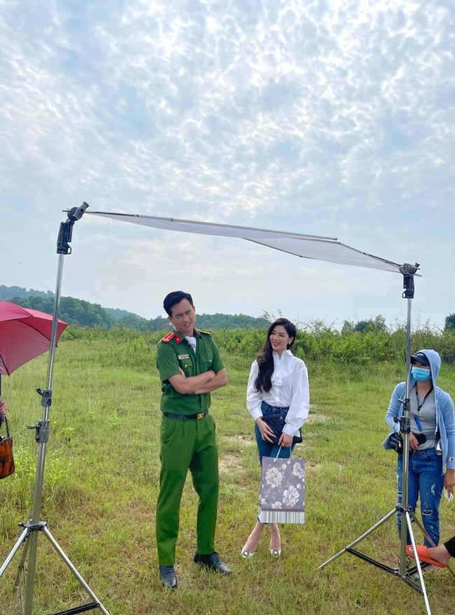 Mỹ nhân 9X hễ vào phim là đẹp &#34;át vía&#34; nữ chính VTV: Đỗ thủ khoa, từng xấu hổ vì thi làm diễn viên - 7