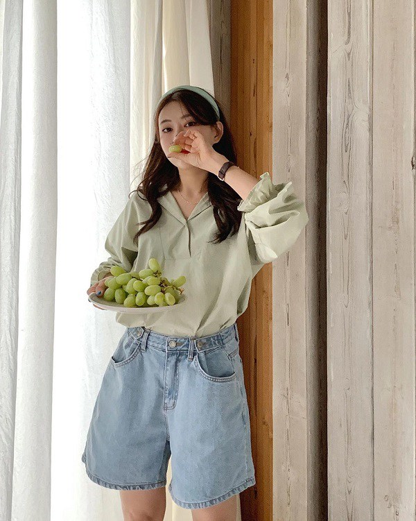 4 kiểu áo &#34;hợp cạ&#34; với quần short jeans, chị em nên mua gấp - 8