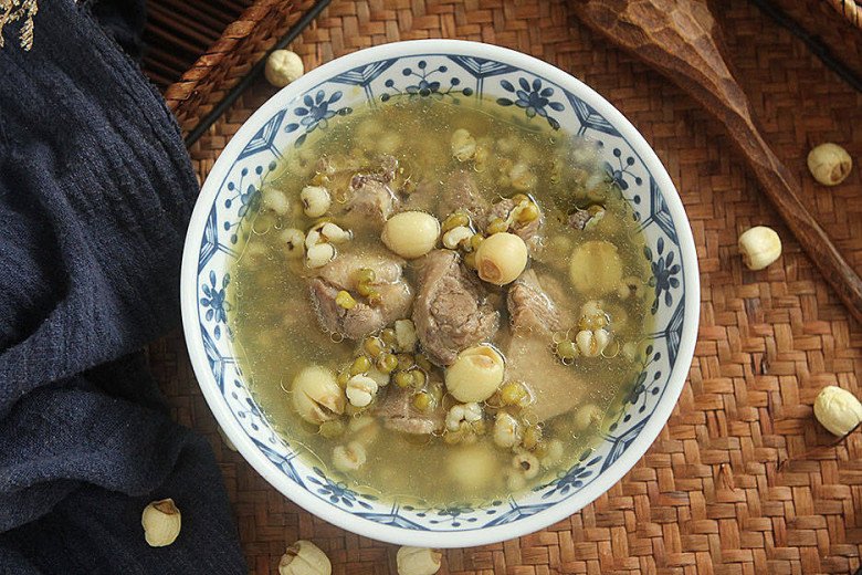 Con này chỉ hay luộc hoặc nướng, giờ đem nấu canh với hạt mùa hè được món ngon bổ mát ít ai ngờ tới - 9