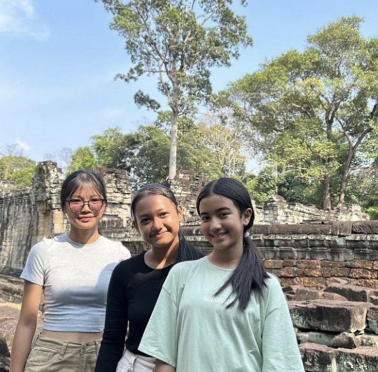 Công chúa hoàng gia Campuchia đẹp lai Pháp, 12 tuổi mộc mạc như thường dân - 9