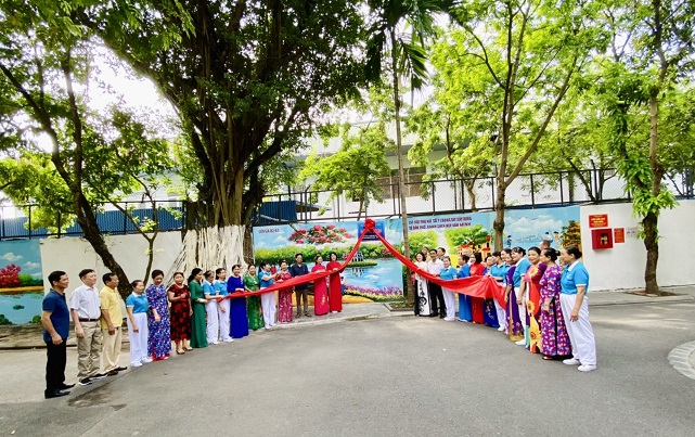 Phố phường đẹp hơn nhờ mô hình "Ngõ tranh bích họa" - 1
