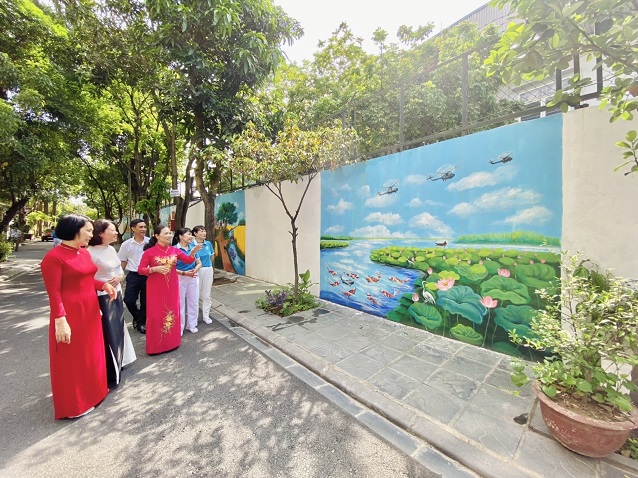 Phố phường đẹp hơn nhờ mô hình "Ngõ tranh bích họa" - 2