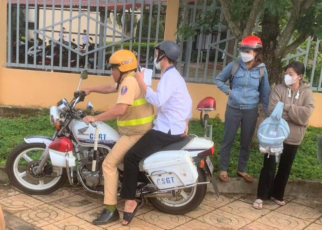 7 sự cố hi hữu xảy ra trong kì thi tốt nghiệp THPT Quốc gia 2023: Có thí sinh phải lỡ dở cả 12 năm học vì sai lầm đáng tiếc - 4