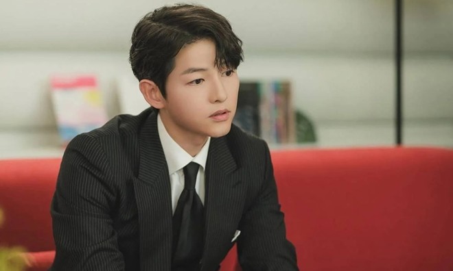 Song Joong Ki gây sốt khi xuất hiện 5 phút, không quên &#34;cà khịa&#34; hôn nhân với Song Hye Kyo? - 3