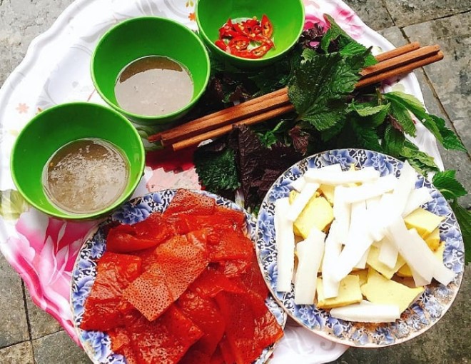 Phố ẩm thực Hòe Nhai toàn món ngon "10 điểm", đặc biệt với sứa đỏ thu hút giới trẻ thưởng thức - 4