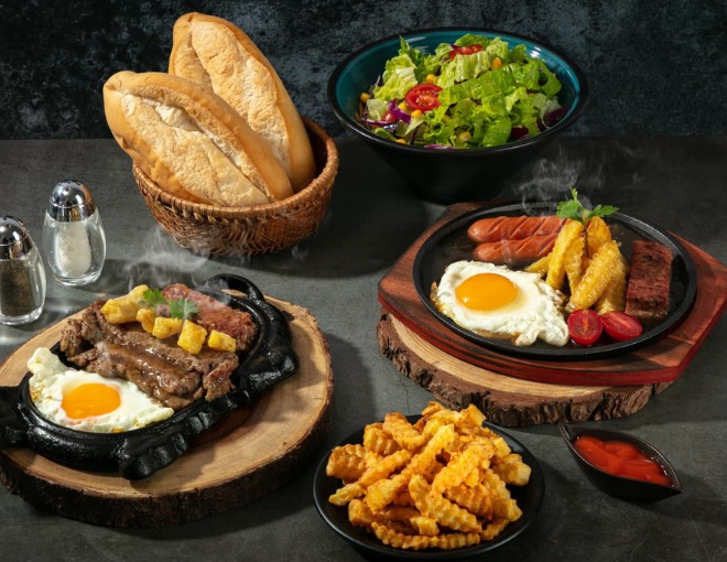 Phố ẩm thực Hòe Nhai toàn món ngon "10 điểm", đặc biệt với sứa đỏ thu hút giới trẻ thưởng thức - 6