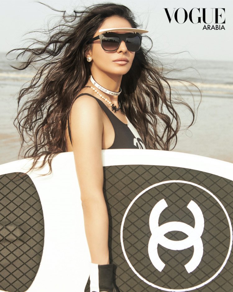 Cặp chị em "nổi như cồn" biến túi 100 triệu thành kẹp tóc, gu thời trang xa hoa chưa từng có trên thế giới - 10