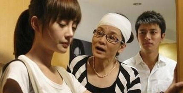 Mẹ chồng mặc kệ con dâu mới sinh ở nhà để đi du lịch, bất ngờ hơn là câu nói của chồng - 2