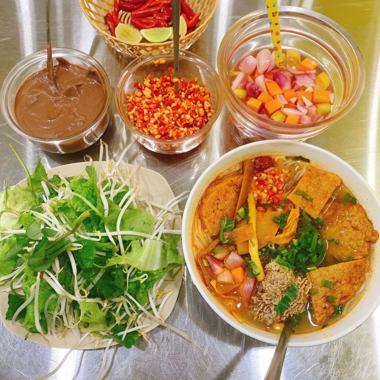 Thưởng thức tô bún đậm vị biển của Đà Nẵng: Ghé ngay 6 địa chỉ đông khách bậc nhất này! - 1
