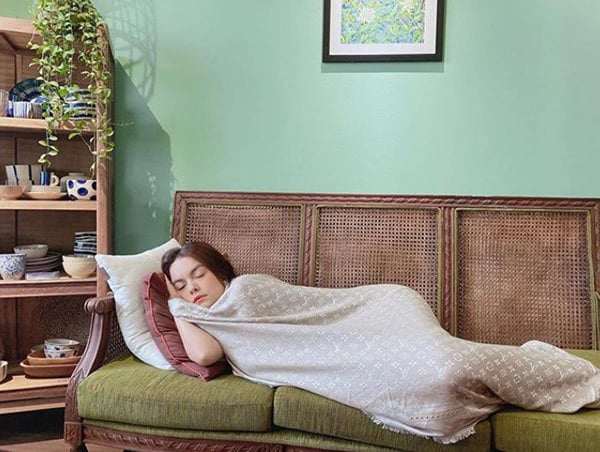 Đứng cạnh con gái cao 1m64, Phạm Quỳnh Anh U40 trông như chị, trẻ đẹp nhờ 3 bí quyết chống lão hóa - 8