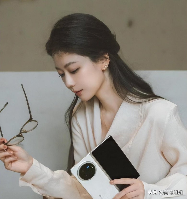 Phụ nữ ăn mặc theo 3 kiểu này đáng sợ hơn tăng cân, khiến vẻ ngoài trông già thêm chục tuổi - 11