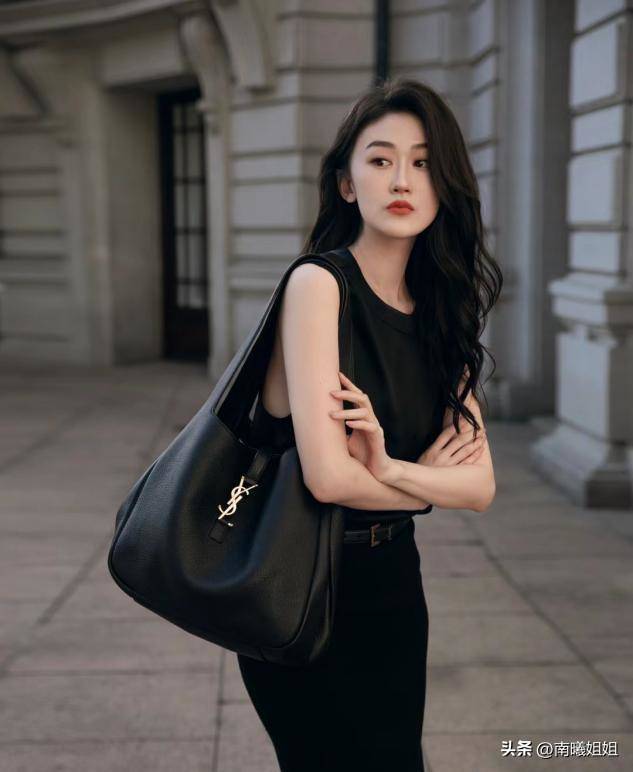 Phụ nữ ăn mặc theo 3 kiểu này đáng sợ hơn tăng cân, khiến vẻ ngoài trông già thêm chục tuổi - 6