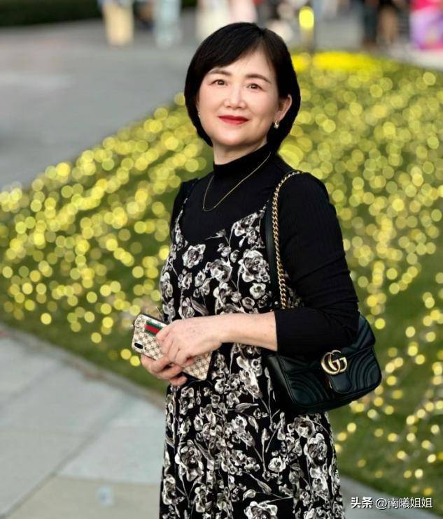 Phụ nữ ăn mặc theo 3 kiểu này đáng sợ hơn tăng cân, khiến vẻ ngoài trông già thêm chục tuổi - 2