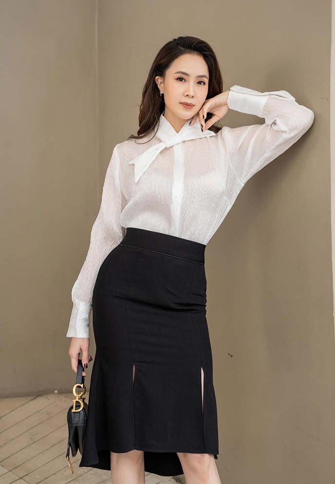Đi làm lại sau lễ, học Hồng Diễm phối áo sơ mi trắng, ghi điểm trẻ xinh không cứng nhắc - 2