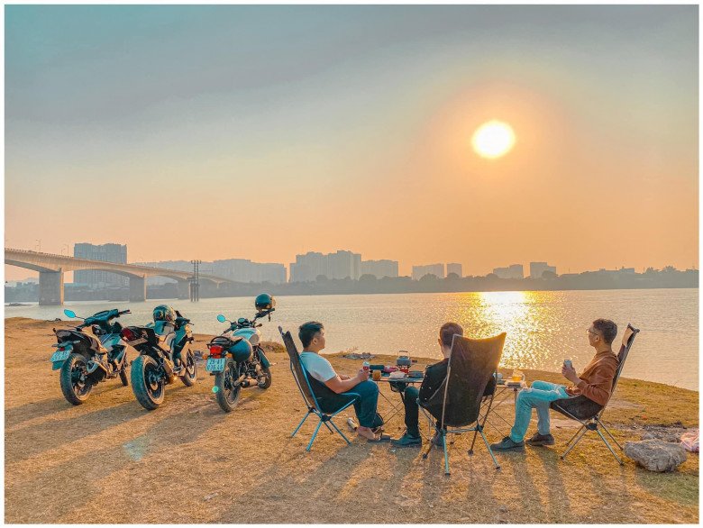 4 địa điểm ngắm hoàng hôn &#34;view triệu đô&#34; ở Hà Nội thu hút giới trẻ dịp nghỉ lễ - 5