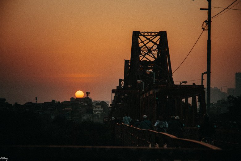 4 địa điểm ngắm hoàng hôn &#34;view triệu đô&#34; ở Hà Nội thu hút giới trẻ dịp nghỉ lễ - 3