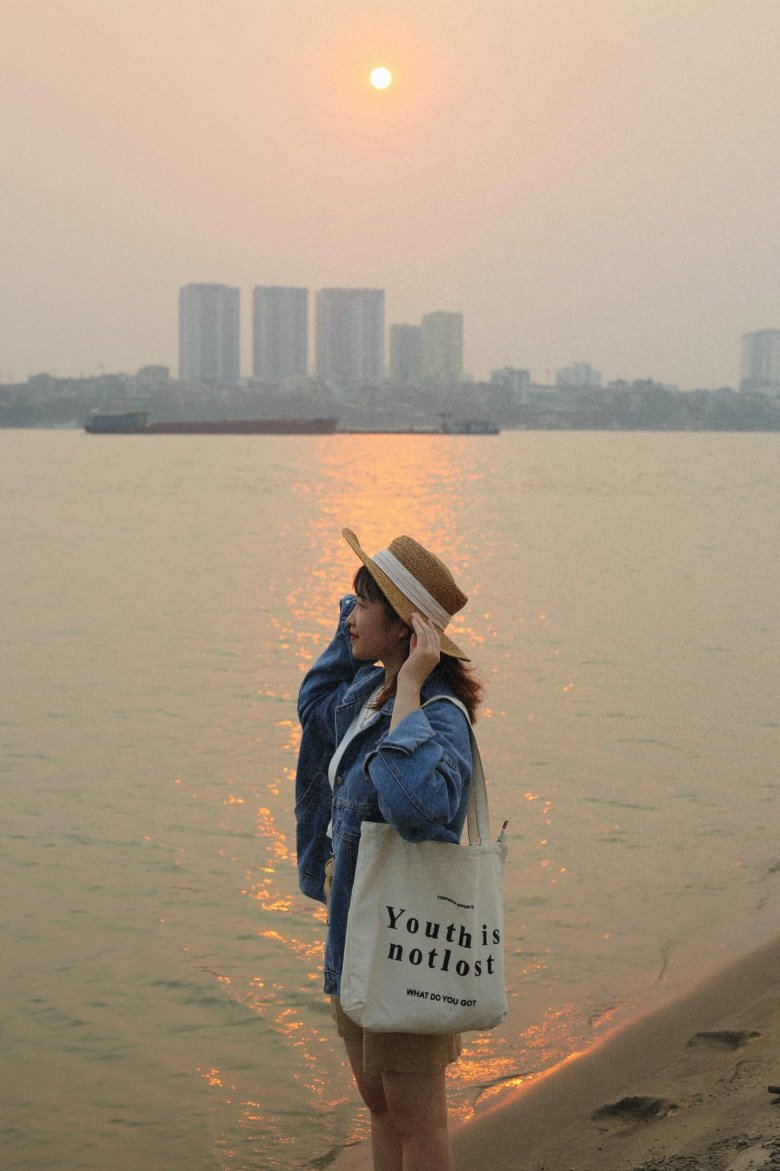 4 địa điểm ngắm hoàng hôn &#34;view triệu đô&#34; ở Hà Nội thu hút giới trẻ dịp nghỉ lễ - 6