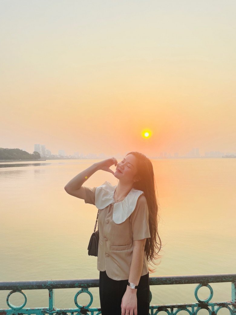 4 địa điểm ngắm hoàng hôn &#34;view triệu đô&#34; ở Hà Nội thu hút giới trẻ dịp nghỉ lễ - 2