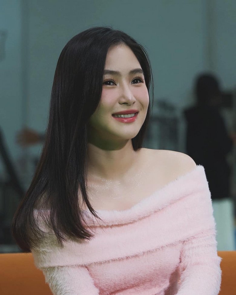 Nhan sắc của nữ ca sĩ bị đồn sang Mỹ sinh con: Thời thiếu nữ mũm mĩm, hiện tại thay đổi 180 độ - 23