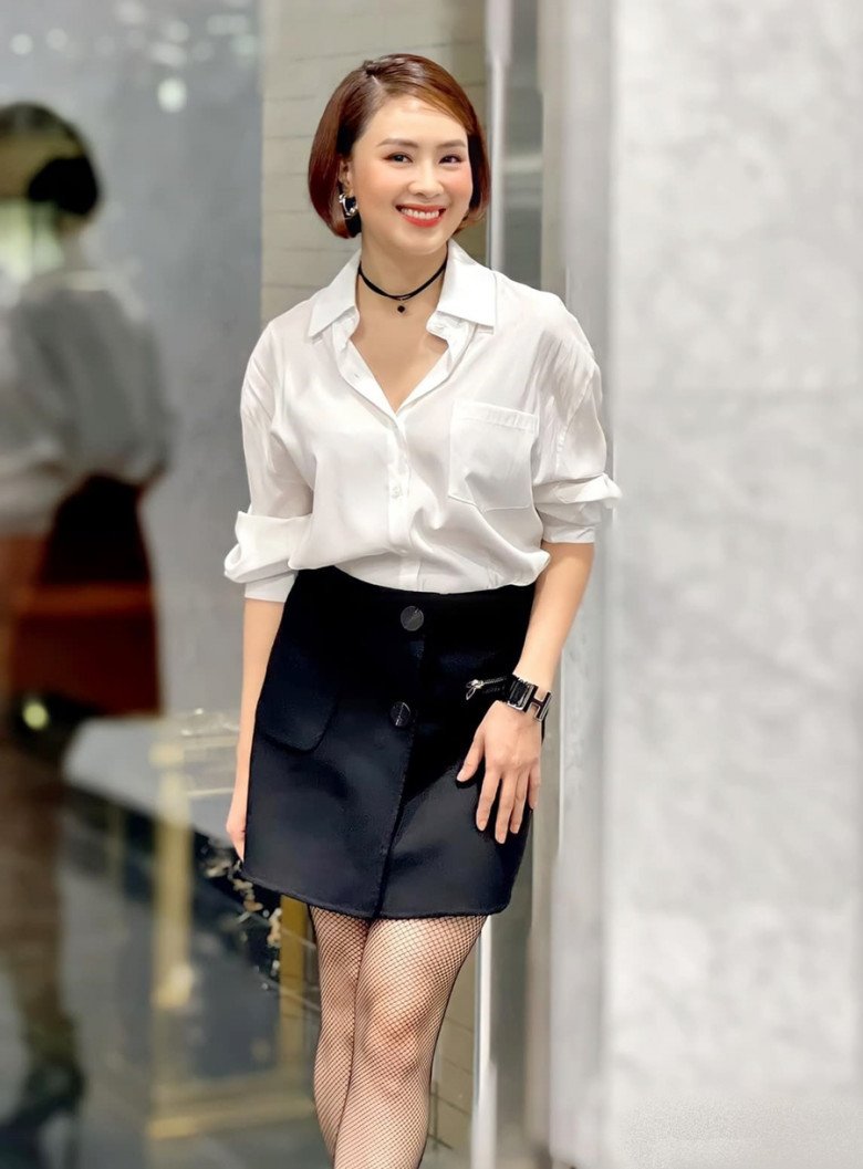 Đi làm lại sau lễ, học Hồng Diễm phối áo sơ mi trắng, ghi điểm trẻ xinh không cứng nhắc - 3