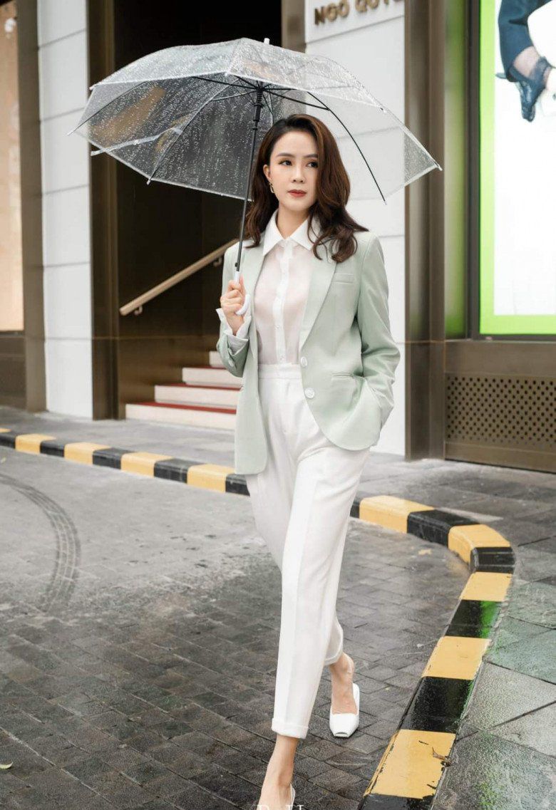Đi làm lại sau lễ, học Hồng Diễm phối áo sơ mi trắng, ghi điểm trẻ xinh không cứng nhắc - 7
