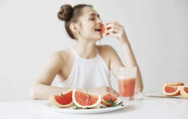 Da dầu mụn nên ăn gì? 6 loại thực phẩm giúp làm sáng da và giảm nhờn bạn nên biết - 4