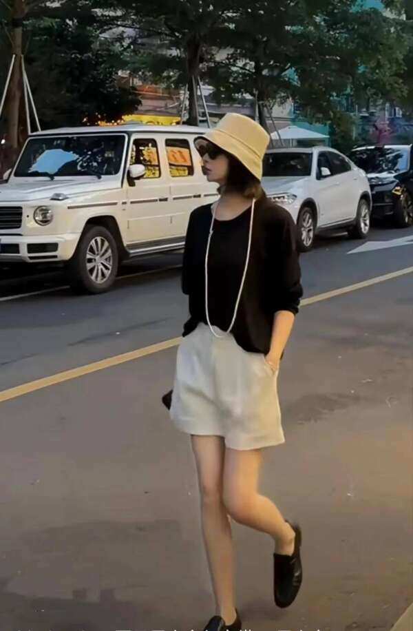 10 outfit toàn áo quần bình dân nhưng ai diện lên cũng đẹp, trông như &#34;yêu nữ hàng hiệu&#34; - 2