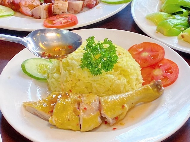Con đường ẩm thực Nguyễn Thái Bình siêu hấp dẫn, đặc biệt món bún riêu cua biển &#34;trứ danh&#34; Sài Gòn - 4
