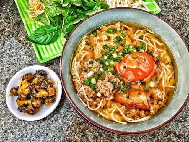 Con đường ẩm thực Nguyễn Thái Bình siêu hấp dẫn, đặc biệt món bún riêu cua biển &#34;trứ danh&#34; Sài Gòn - 2
