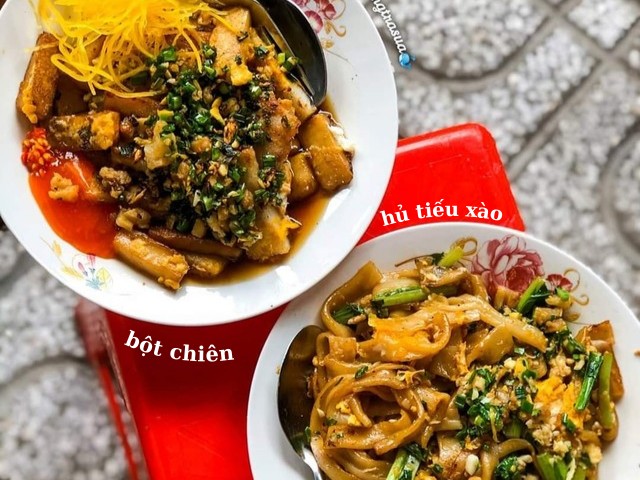 Phố ẩm thực chợ Thiếc không thiếu món ngon, đặc biệt với sandwich tuổi thơ thơm béo chỉ 10.000 đồng - 2