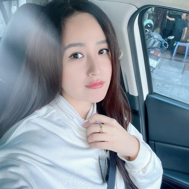 Công thức thời trang &#34;ruột&#34; của Mai Phương Thuý, cứ diện màu này U40 trẻ ra chục tuổi - 9