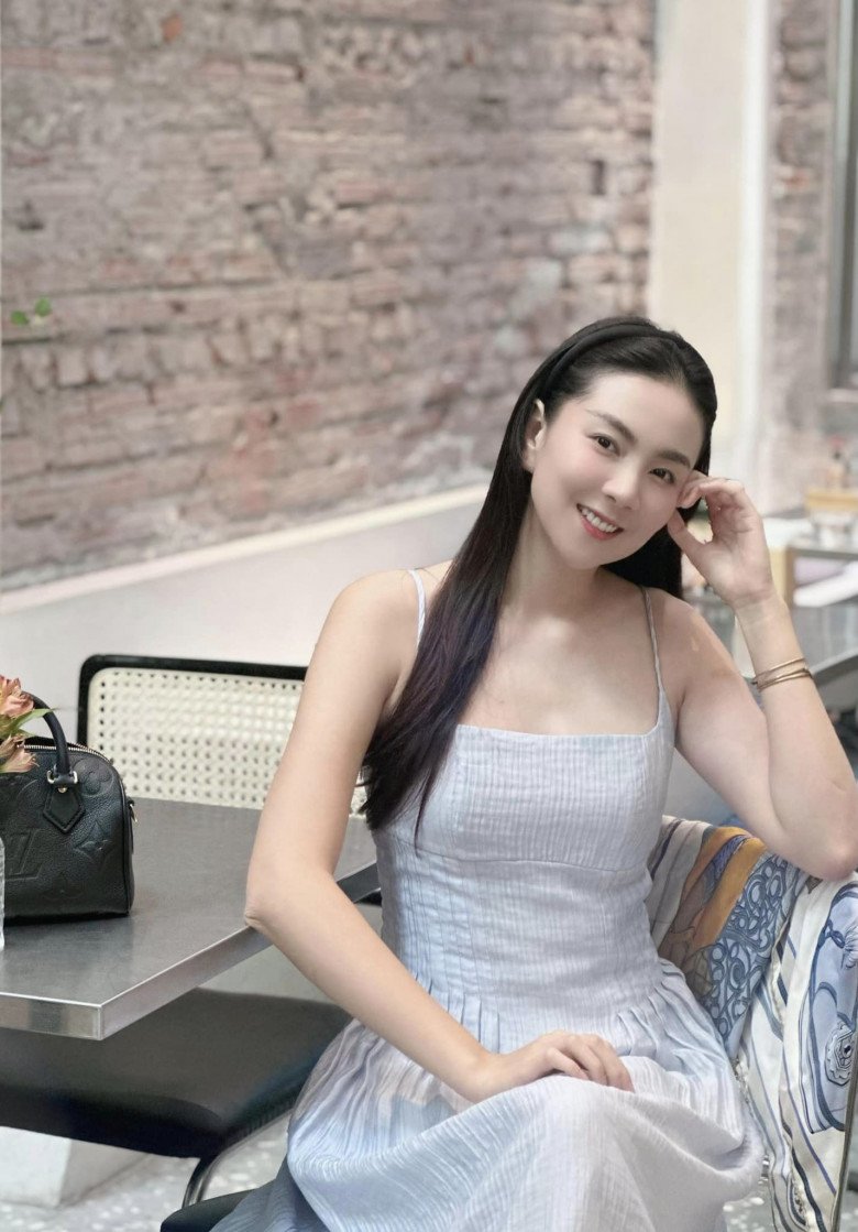 Mai Ngọc hậu ly hôn vừa có màn &#34;xuống tóc&#34;, thay đổi về nhan sắc để trẻ như gái 18 - 11
