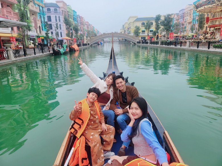 Con gái Mạnh Trường tuổi 15 cao hơn mẹ, có đặc điểm nhan sắc chuẩn Hoa hậu tương lai - 5