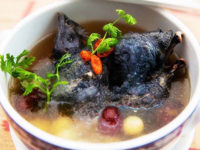 Có một phố ẩm thực ở Sài Gòn siêu &#34;cuốn&#34;, đặc biệt nổi tiếng với món cà ri cá viên thơm béo chỉ 35.000 đồng - 3