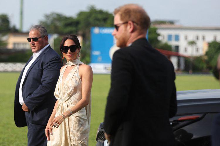 Công nương Meghan ngày càng "đối lập" Kate Middleton, diện đồ gợi cảm từ khi rời bỏ cung điện Hoàng gia - 5