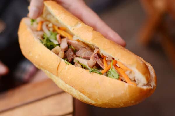 Thử thách 24h ăn gì ở phố cổ Hà Nội? Đây là những địa chỉ food tour bạn không thể bỏ qua! - 1