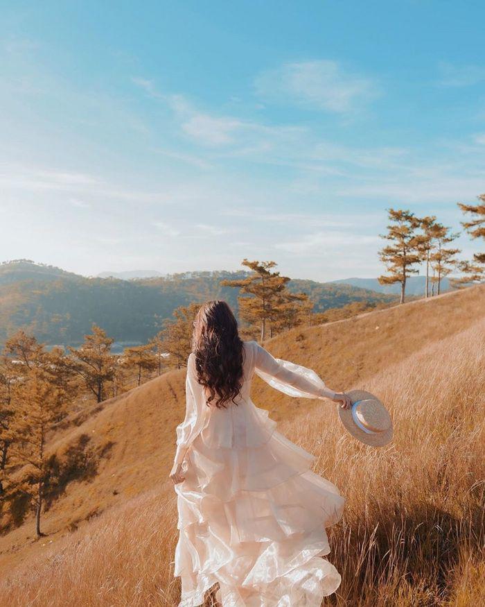 Hè này chị em muốn đi Tây Nguyên, Tây Bắc, đừng bỏ qua 8 trang phục cực kì ăn ảnh lại mát mẻ - 5