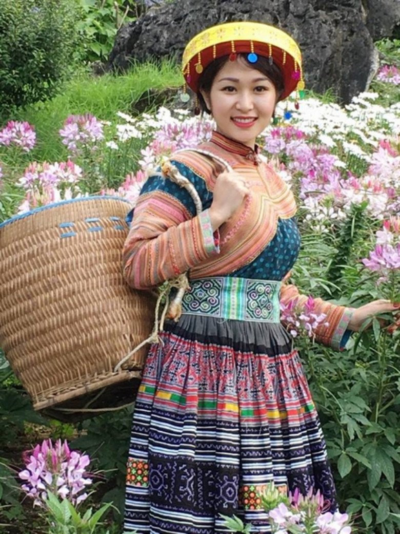 Hè này chị em muốn đi Tây Nguyên, Tây Bắc, đừng bỏ qua 8 trang phục cực kì ăn ảnh lại mát mẻ - 1