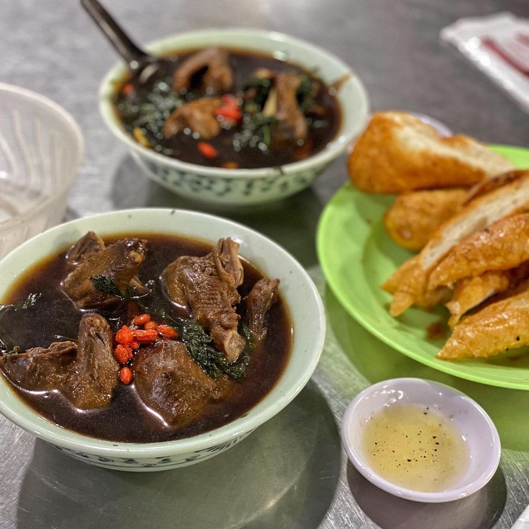 Thử thách 24h ăn gì ở phố cổ Hà Nội? Đây là những địa chỉ food tour bạn không thể bỏ qua! - 13