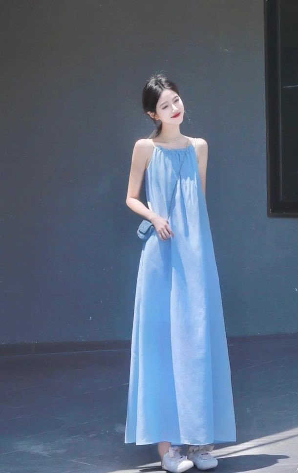 Du lịch nước ngoài mùa hè: Top 10 trang phục giúp chị em tỏa sáng từng khung hình, không làm nặng vali - 2
