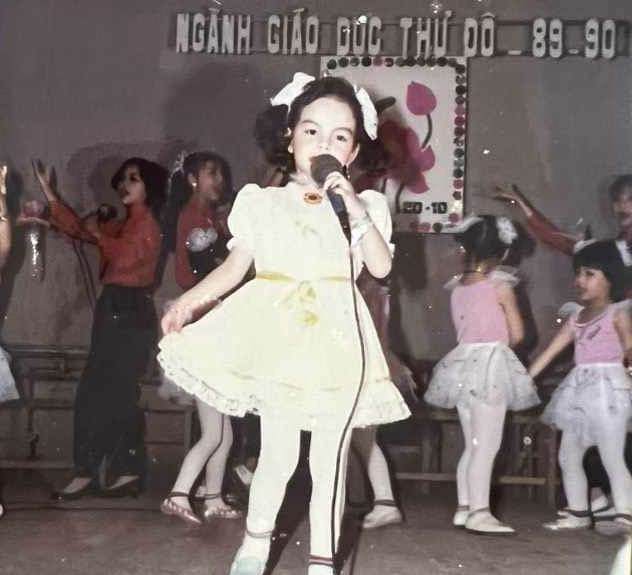 Khoe ảnh thời bé, Phạm Quỳnh Anh tiết lộ 3 con gái hưởng một điểm nhan sắc bao người ước nhưng không được - 2
