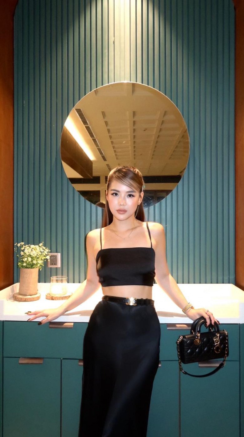 Nhan sắc &#34;một 9 một 10&#34; của cặp bạn thân Tikoker đình đám, có người là rich kid &#34;từ trong trứng&#34; - 13