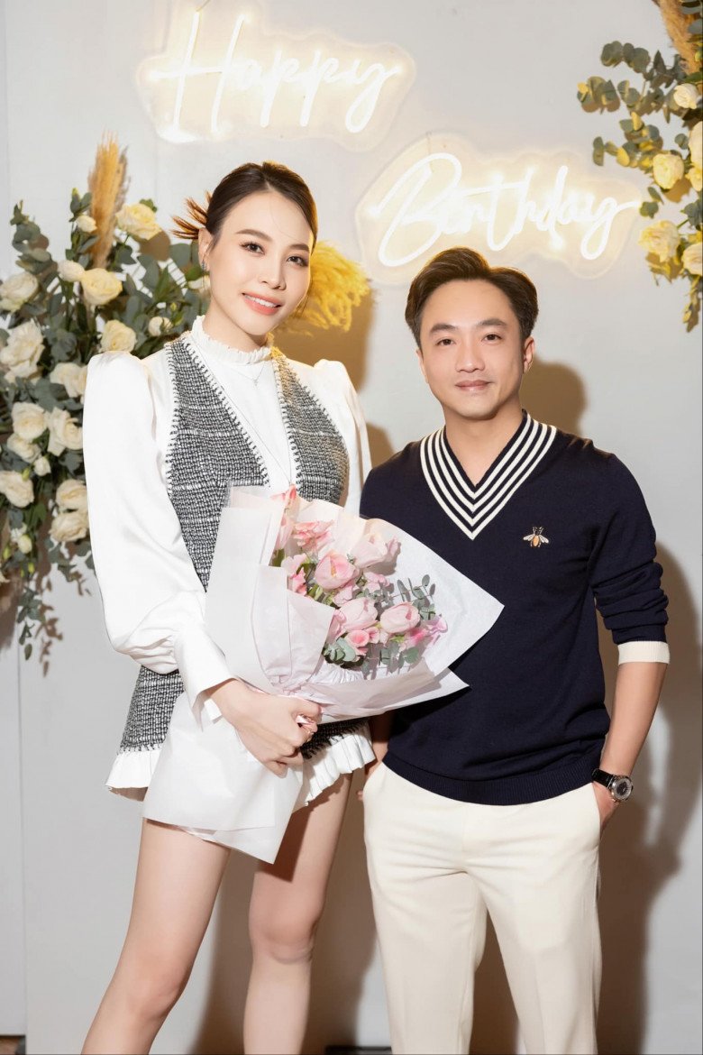 Vợ đại gia phố núi diện style "phu nhân tổng tài", U40 như gái còn son nhờ 3 món cơ bản - 6