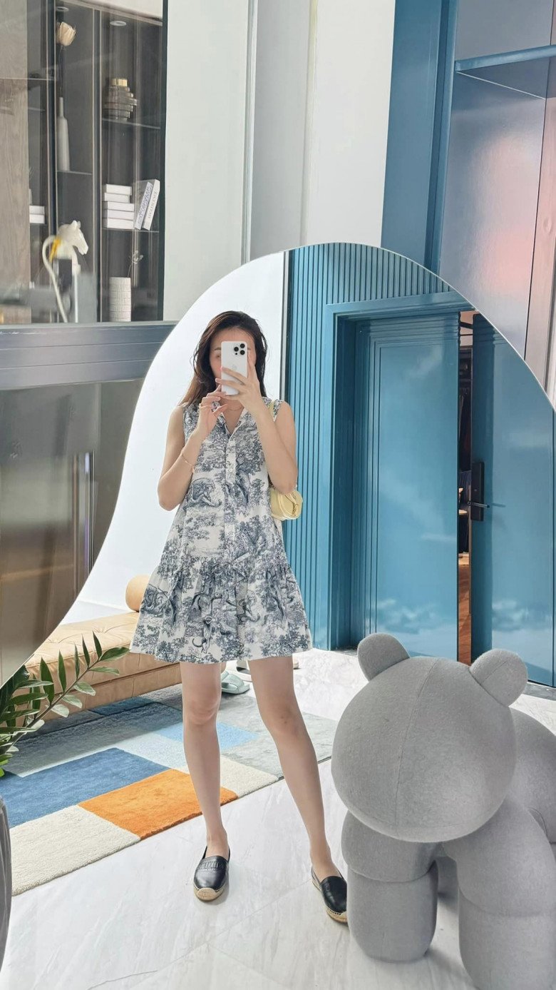 Vợ đại gia phố núi diện style "phu nhân tổng tài", U40 như gái còn son nhờ 3 món cơ bản - 3