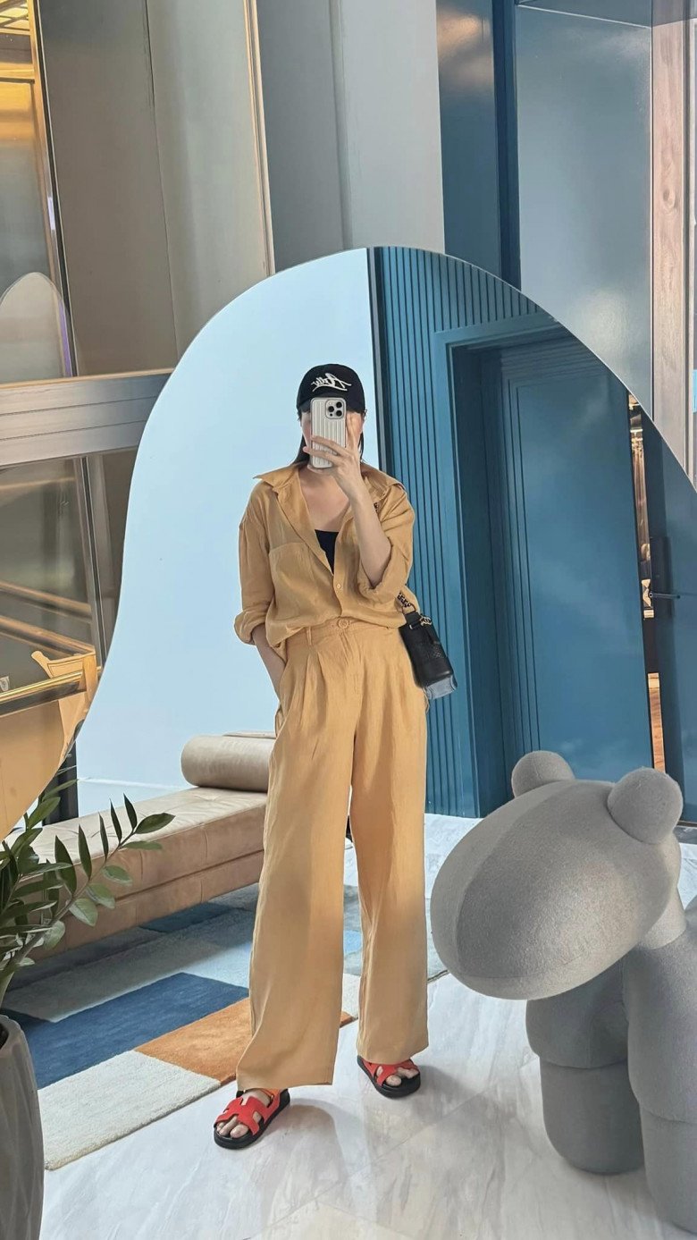 Vợ đại gia phố núi diện style "phu nhân tổng tài", U40 như gái còn son nhờ 3 món cơ bản - 4