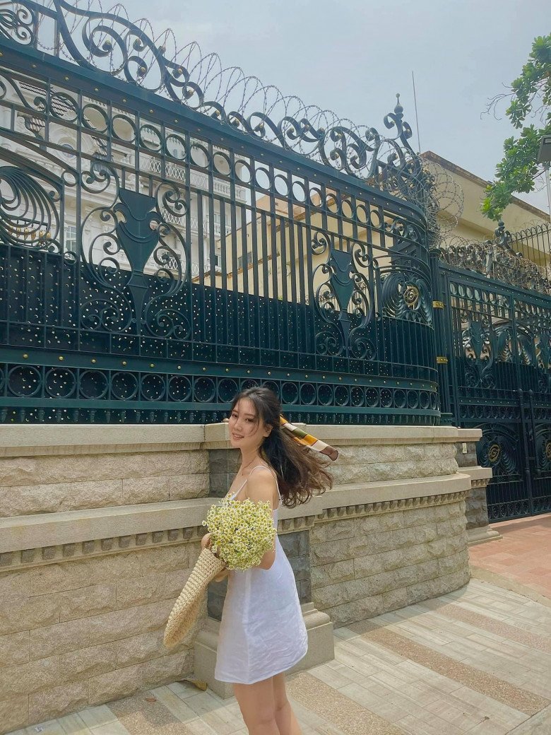 Lấy chồng hơn 25 tuổi, mỹ nhân nổi nhất Hoa hậu Việt Nam 2012 quanh quẩn làm vườn vẫn mặc đẹp - 6